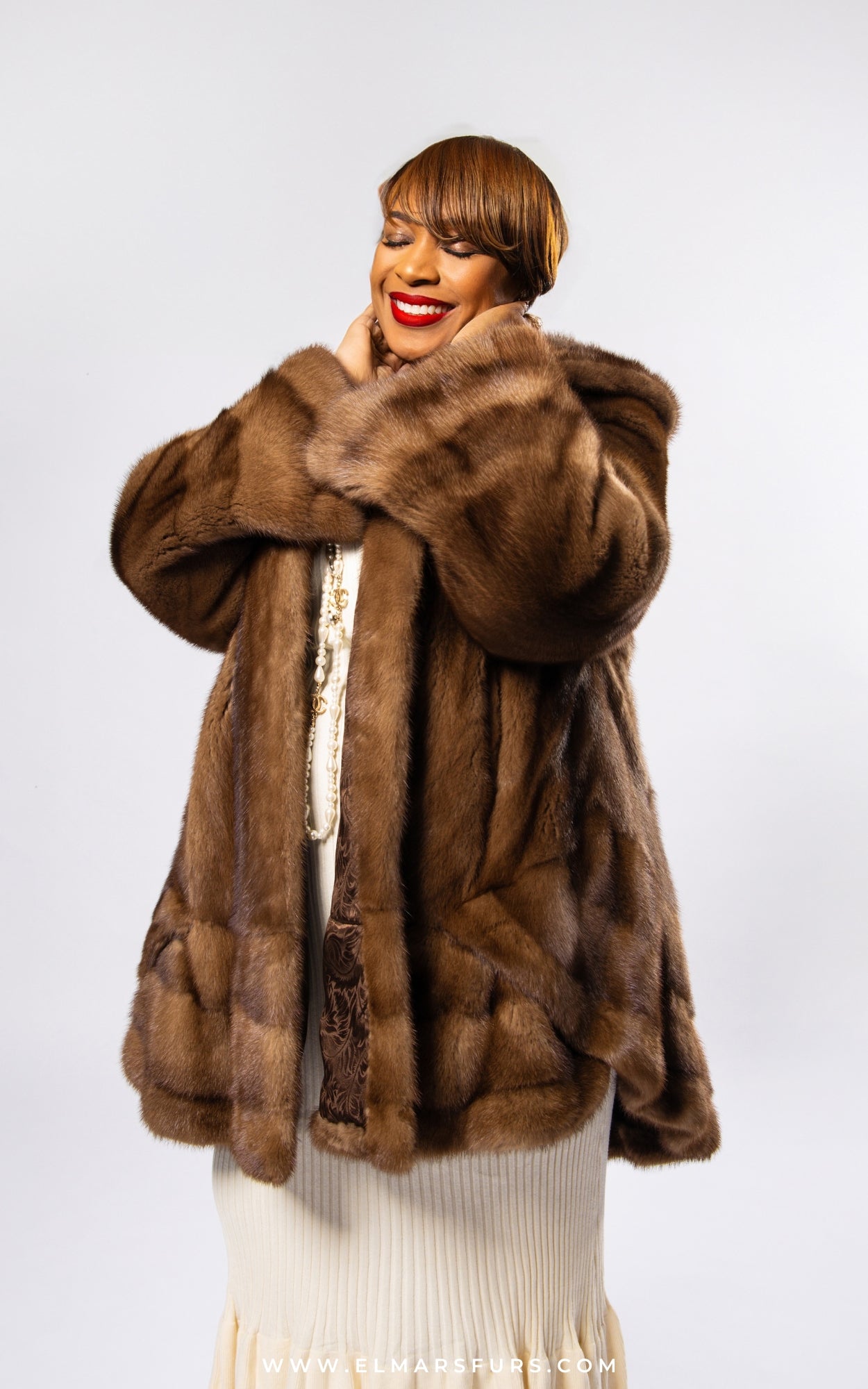【Mahogany Mink】ミンクファー ラージショール マホガニーブラウン Woman's Designer Label Mahogany Female Mink Fur Coat